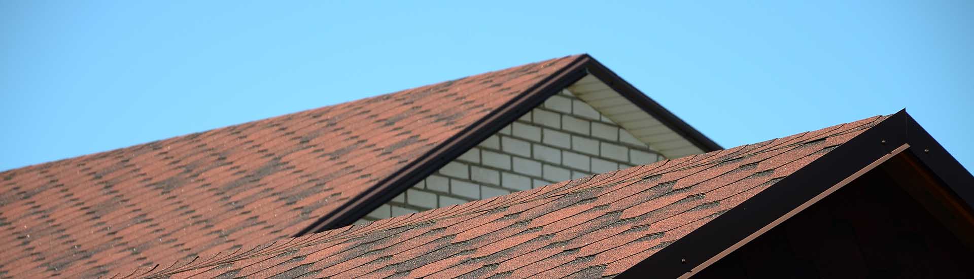 Freshly installed asphalt shingle roof on a home in Southern Oregon